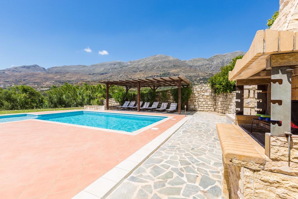 Poseidon Villa, Nestled In The Picturesque South, By Thinkvilla Lefkogeia Exterior photo